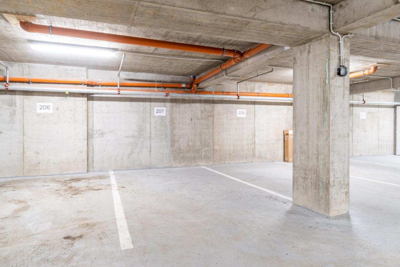Brand New Studio Apartment #21 With Free Secure Parking In The Center Prag Exteriör bild